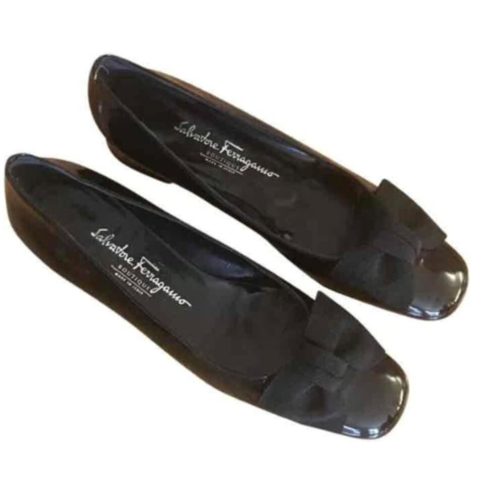 Salvatore Ferragamo Patent Flats w/ Bows - Size 7.5